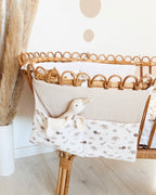 Pochette de lit personnalisable, range doudou, range jouet, avec des animaux de la savane. Création originale : ninona fait main en france